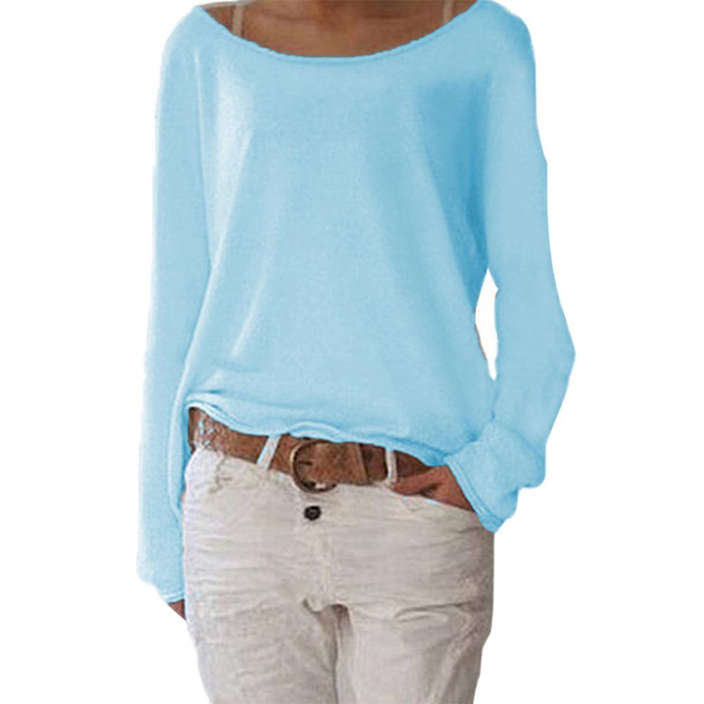 Women's fine-knit pullover with round neckline made of viscose blend
