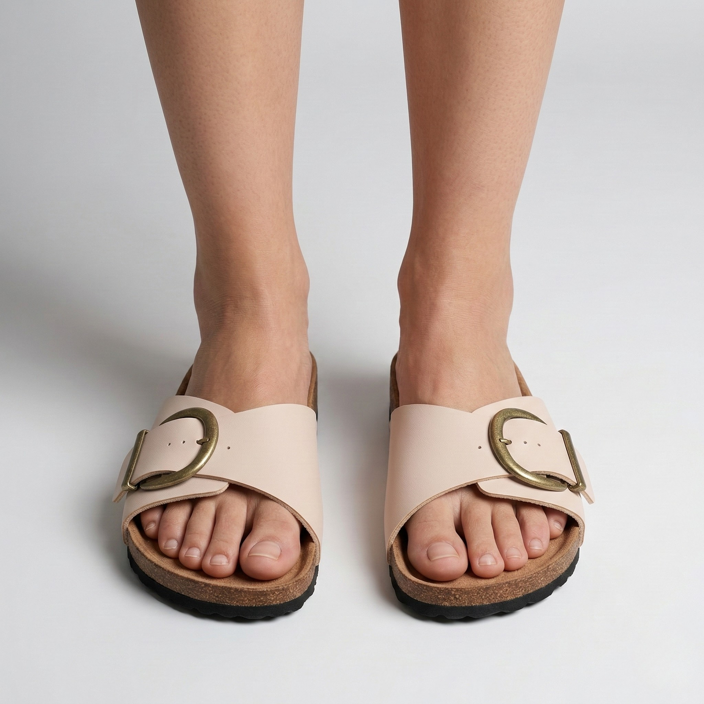 Women's sandals with adjustable buckle and anatomical sole