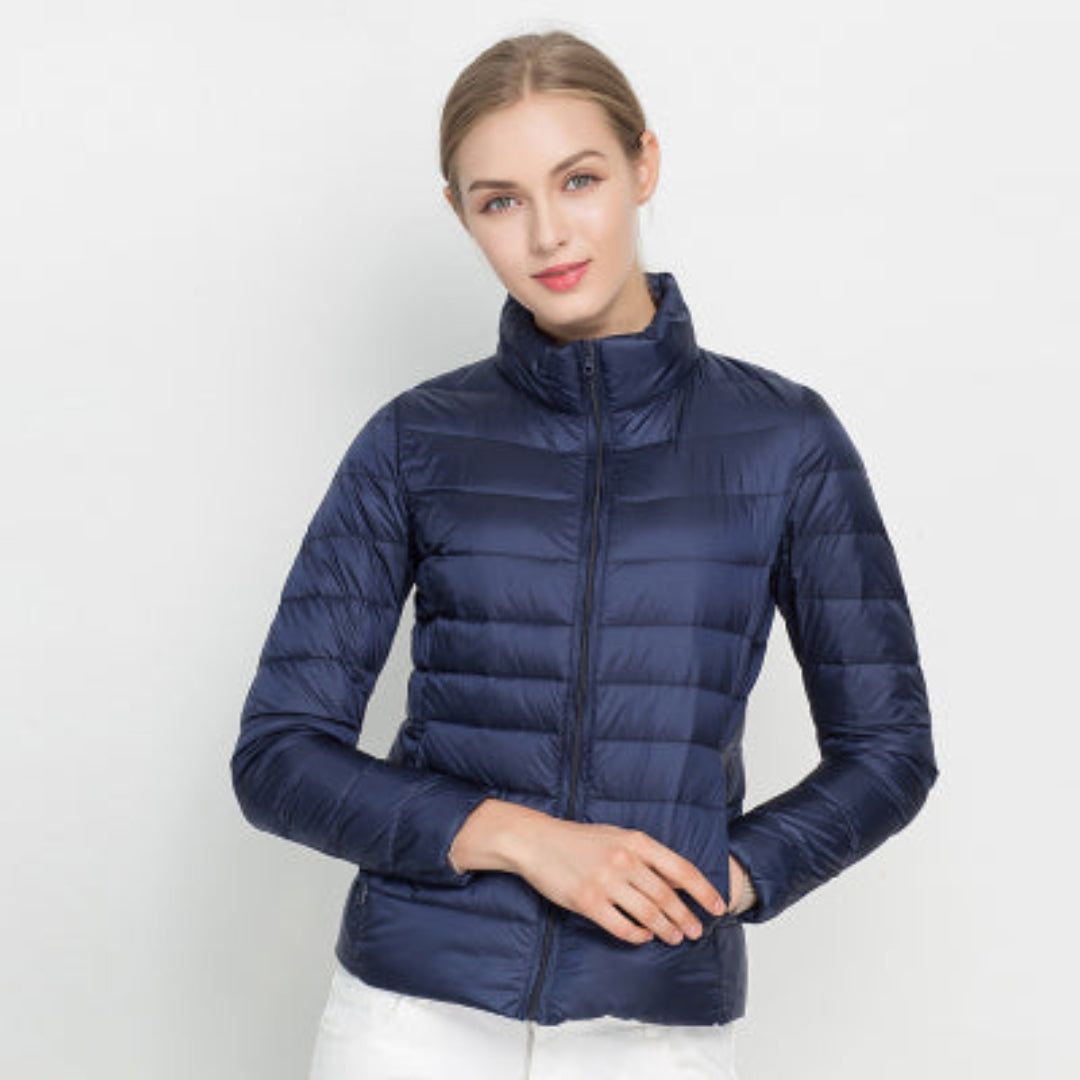 Women's quilted jacket with long sleeves and zipper