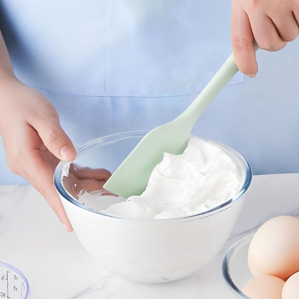 6-Piece Baking Helper Set Made of Heat-Resistant Silicone with Spatula, Macaron Spatula, and Silicone Brush