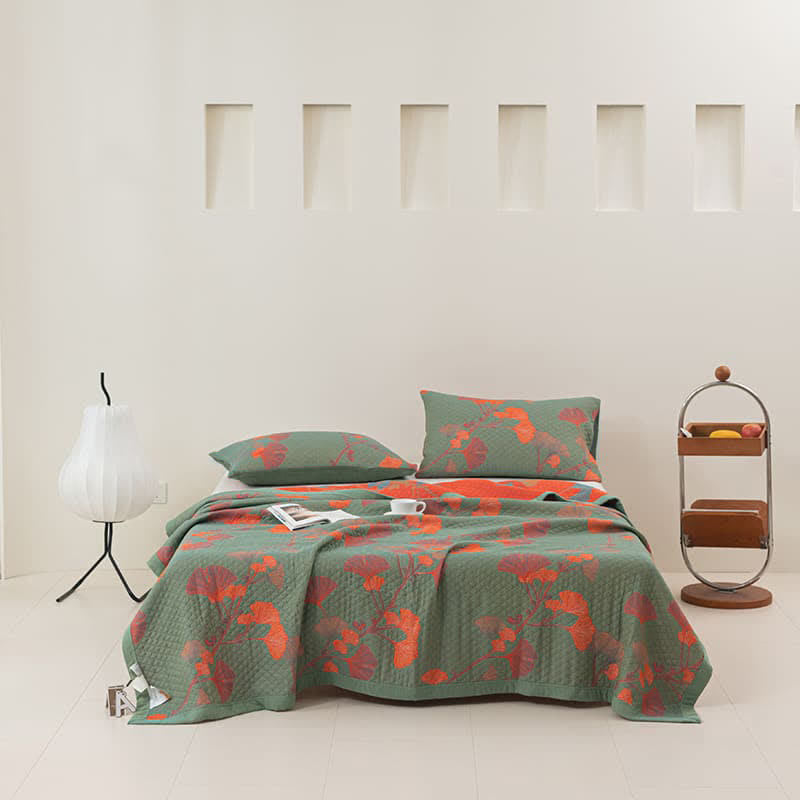 Reversible cotton blanket with ginkgo leaf pattern, quilted bedspread with pillowcases