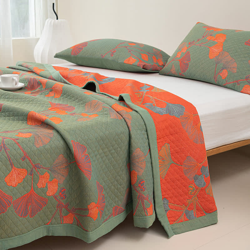 Reversible cotton blanket with ginkgo leaf pattern, quilted bedspread with pillowcases