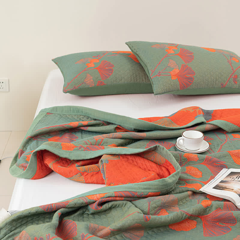 Reversible cotton blanket with ginkgo leaf pattern, quilted bedspread with pillowcases
