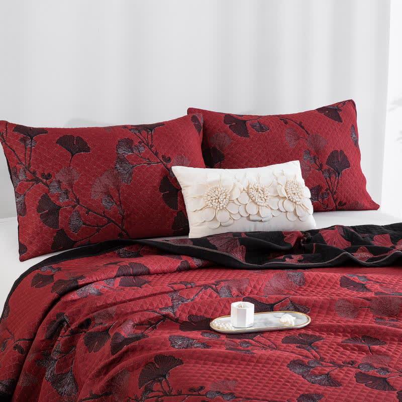 Reversible cotton blanket with ginkgo leaf pattern, quilted bedspread with pillowcases