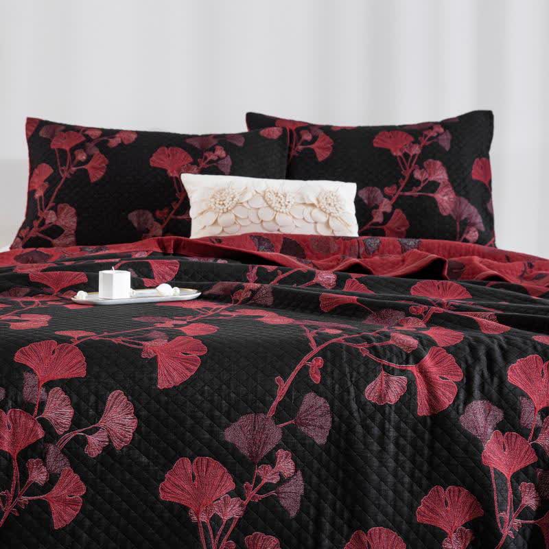 Reversible cotton blanket with ginkgo leaf pattern, quilted bedspread with pillowcases