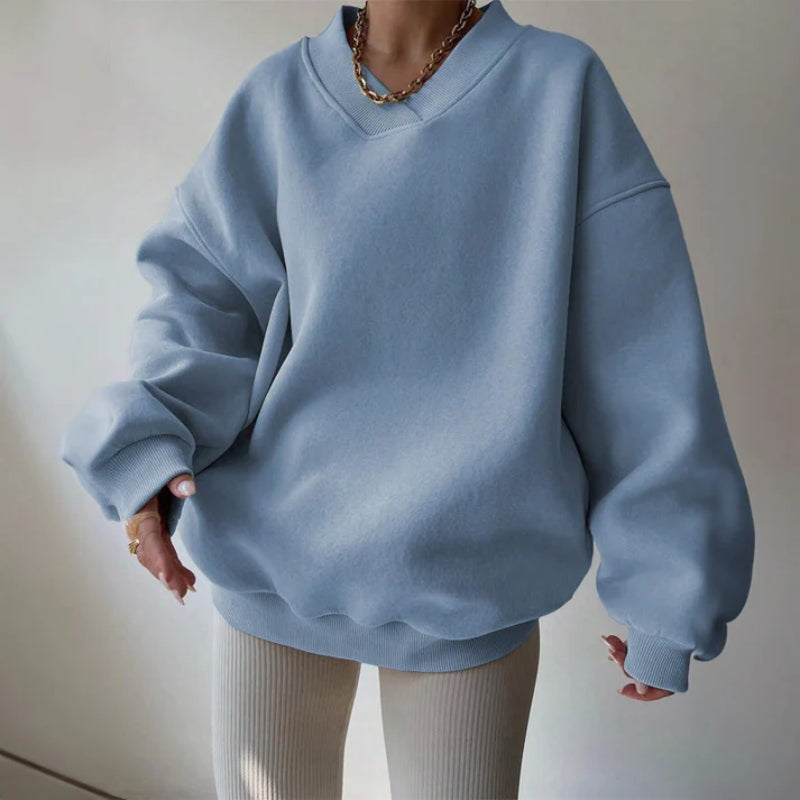 Oversized sweater made of soft fabric for men and women