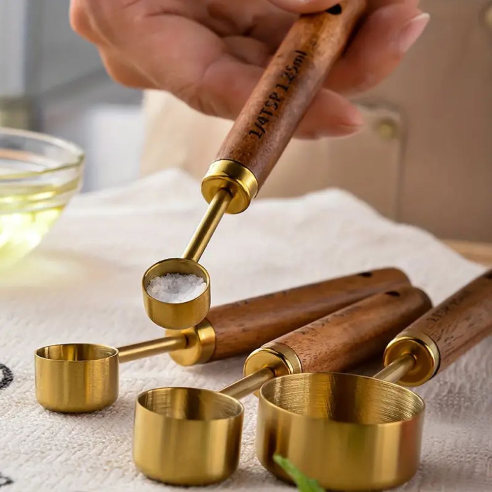 Aurora Measuring Spoon Set – 4-Piece in Stainless Steel with Wooden Handle