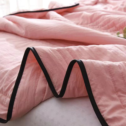 Fresca Cooling Bedspread – Instant Refreshment for Hot Nights