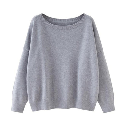 Women's sweater with round neckline made of fine knit