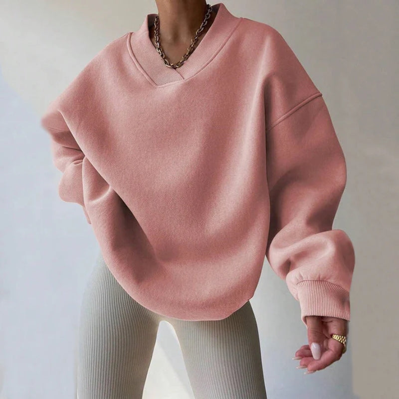 Oversized sweater made of soft fabric for men and women