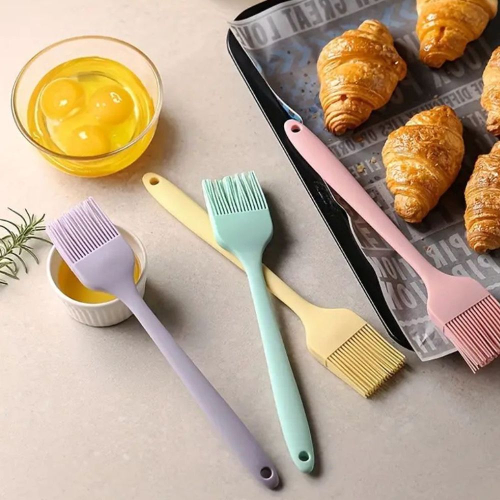 6-Piece Baking Helper Set Made of Heat-Resistant Silicone with Spatula, Macaron Spatula, and Silicone Brush