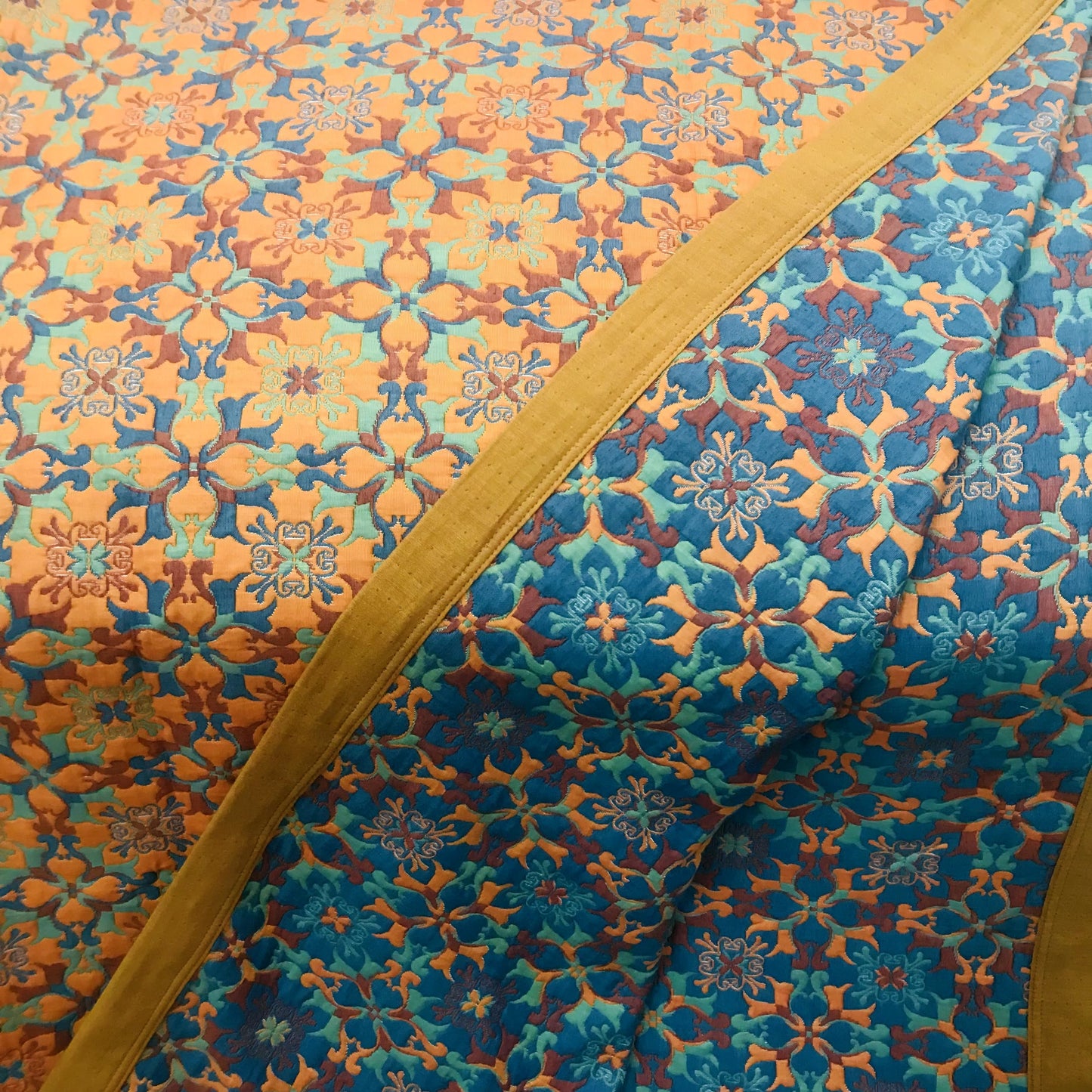 Reversible six-layer cotton blanket with mandala pattern and border, breathable for summer and transitional seasons