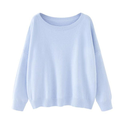 Women's sweater with round neckline made of fine knit