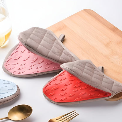 Heat-Resistant Silicone Kitchen Gloves with Quilting – Safe Cooking & Baking