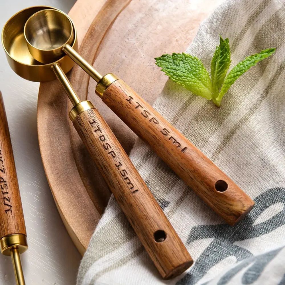 Aurora Measuring Spoon Set – 4-Piece in Stainless Steel with Wooden Handle