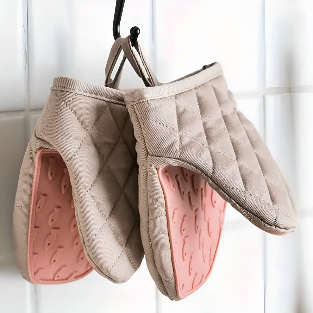 Heat-Resistant Silicone Kitchen Gloves with Quilting – Safe Cooking & Baking