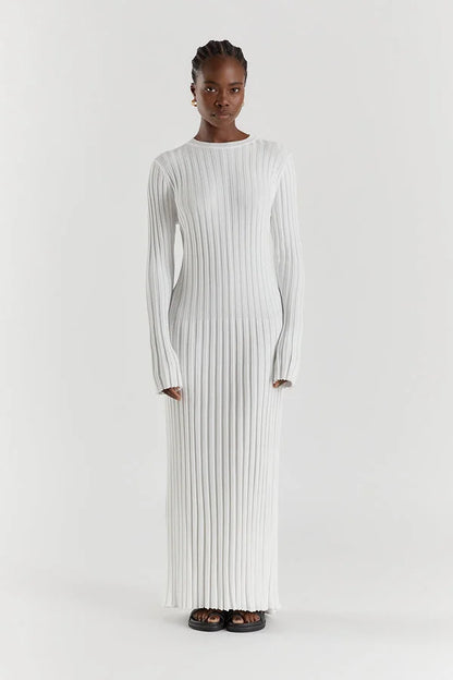 Floor-length women's maxi dress with vertical lines and slim silhouette