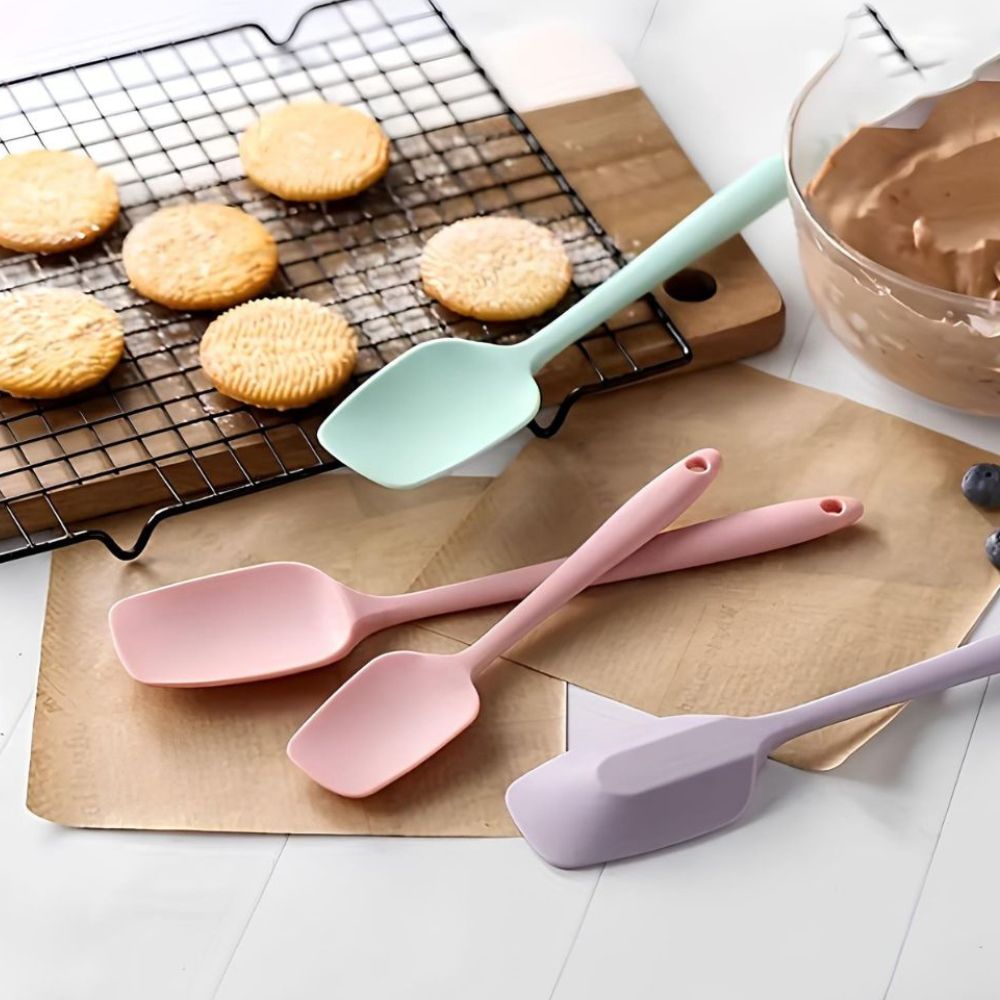 6-Piece Baking Helper Set Made of Heat-Resistant Silicone with Spatula, Macaron Spatula, and Silicone Brush
