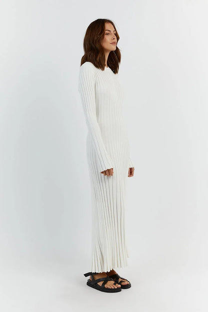 Floor-length women's maxi dress with vertical lines and slim silhouette