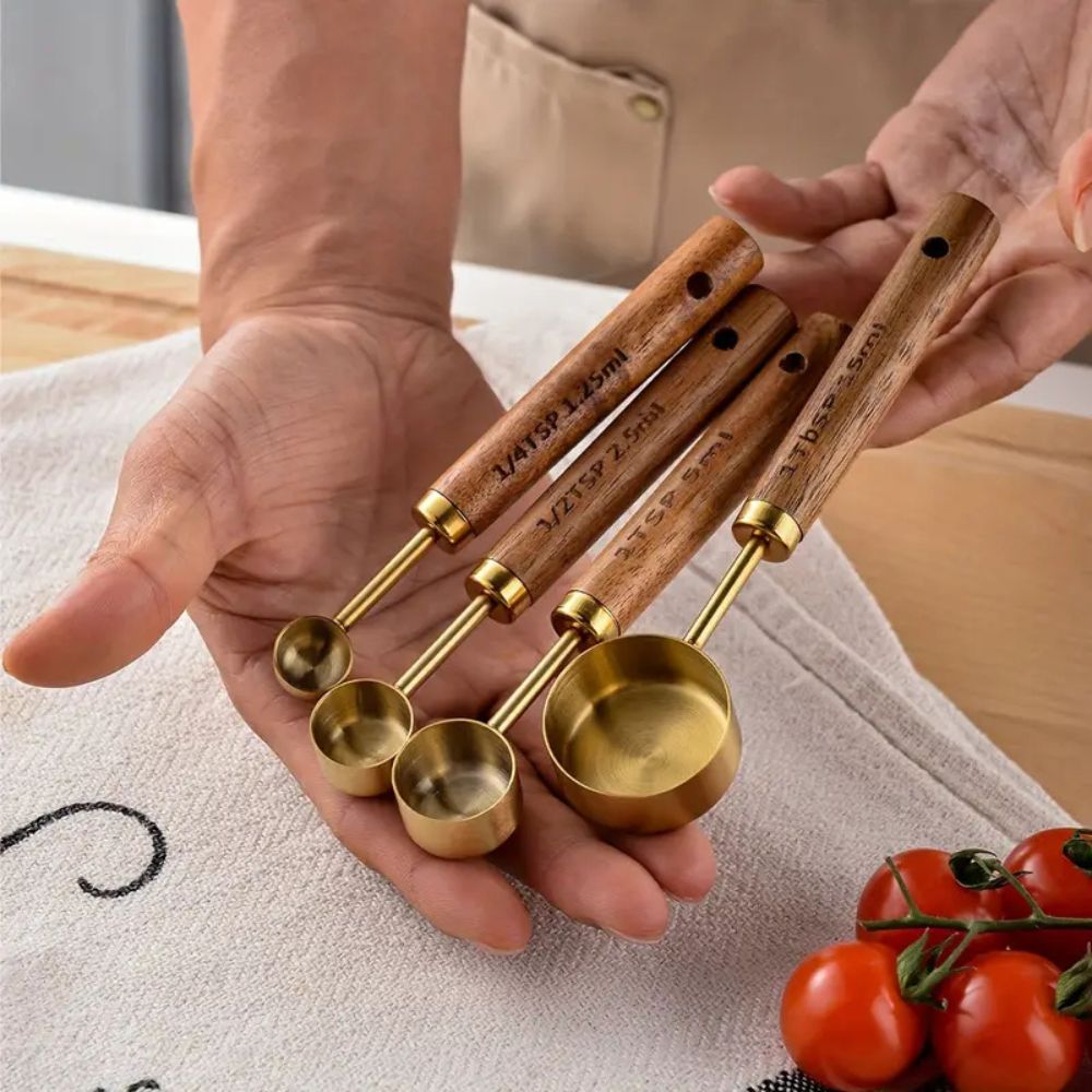 Aurora Measuring Spoon Set – 4-Piece in Stainless Steel with Wooden Handle