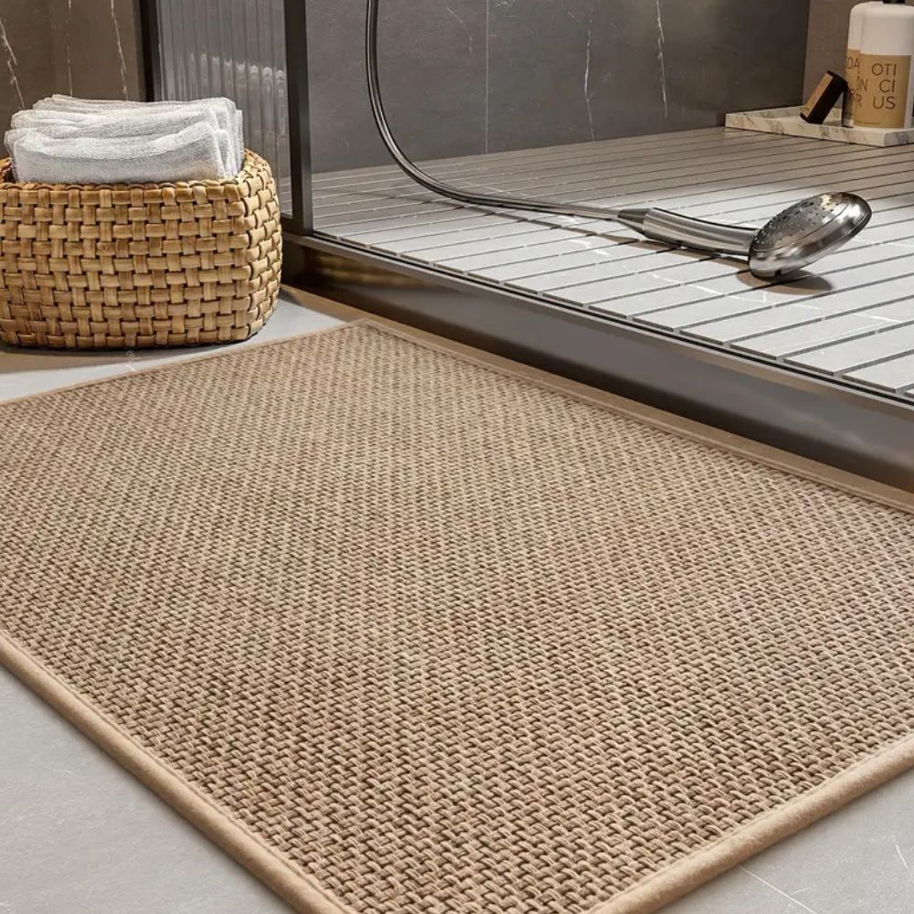 Velora Premium Bath Mat – Braided & Non-Slip for Comfort and Safety