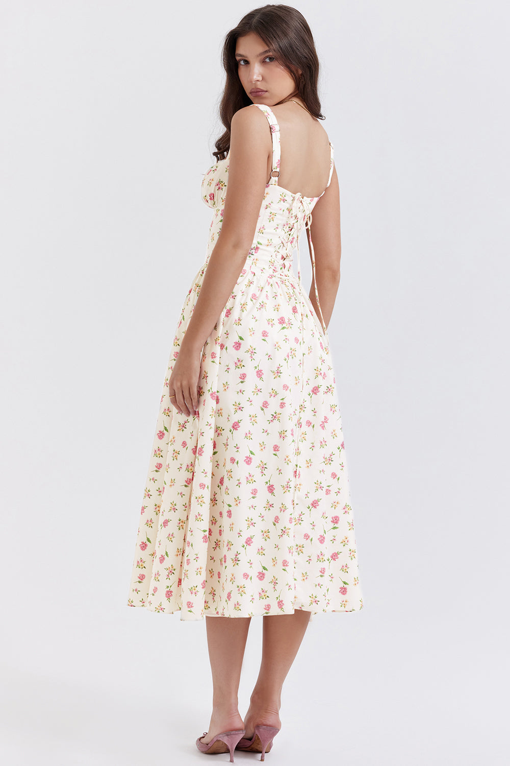 Women's summer maxi dress with floral pattern and lightweight cut
