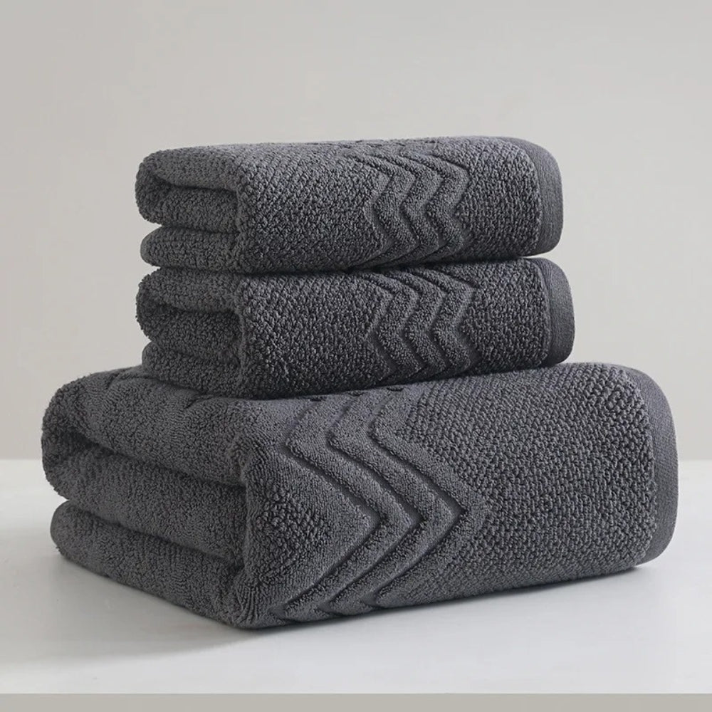 Hotel Bath Towel Made of Cotton Terry with Rice Grain Weave Zigzag Border Soft and Absorbent
