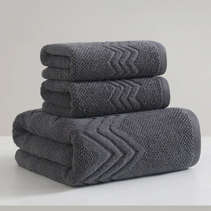 Hotel Bath Towel Made of Cotton Terry with Rice Grain Weave Zigzag Border Soft and Absorbent