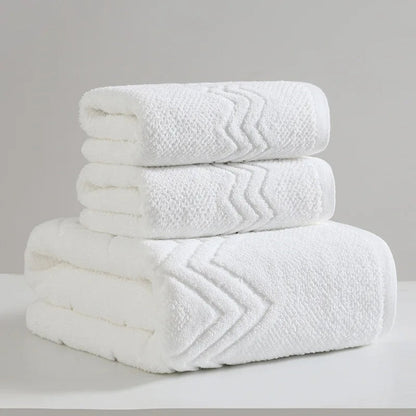 Hotel Bath Towel Made of Cotton Terry with Rice Grain Weave Zigzag Border Soft and Absorbent