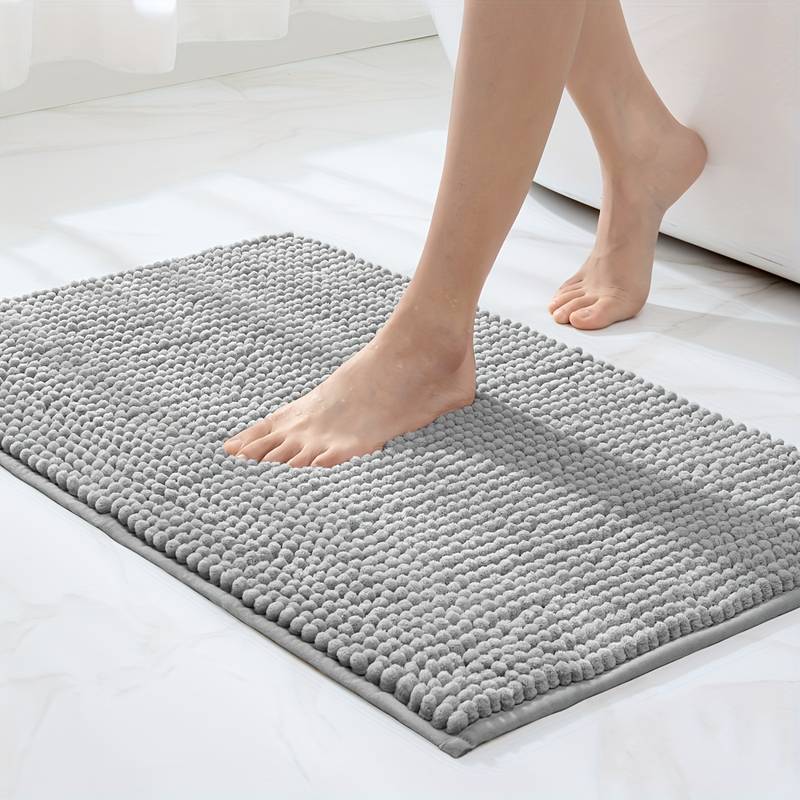 Bath mat made of chenille microfiber with memory foam core, non-slip and quick-drying