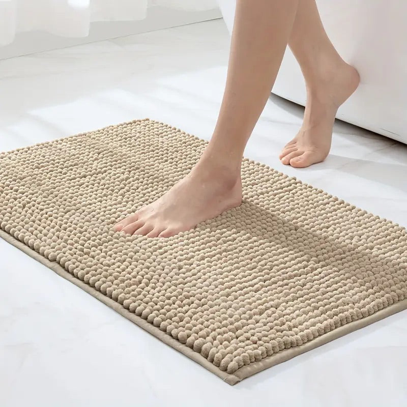 Bath mat made of chenille microfiber with memory foam core, non-slip and quick-drying