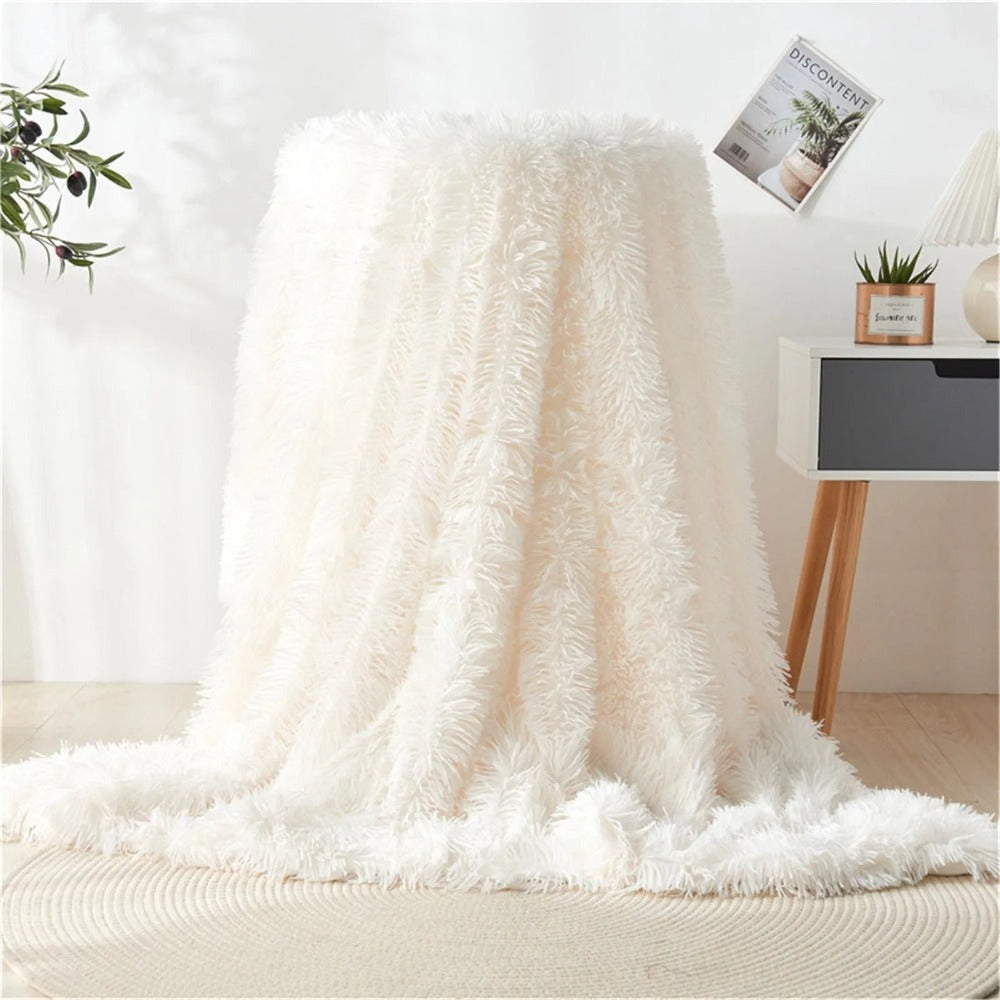 Nivara Cozy Blanket – Fluffy Faux-Fur Throw