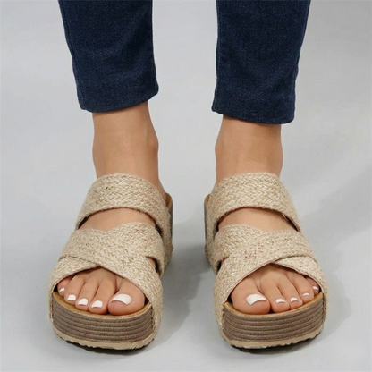 Women's sandals with wedge heel and braided straps
