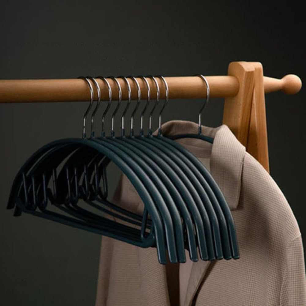 Elegant Non-Slip Hangers – Set of 10 for Neat Closets
