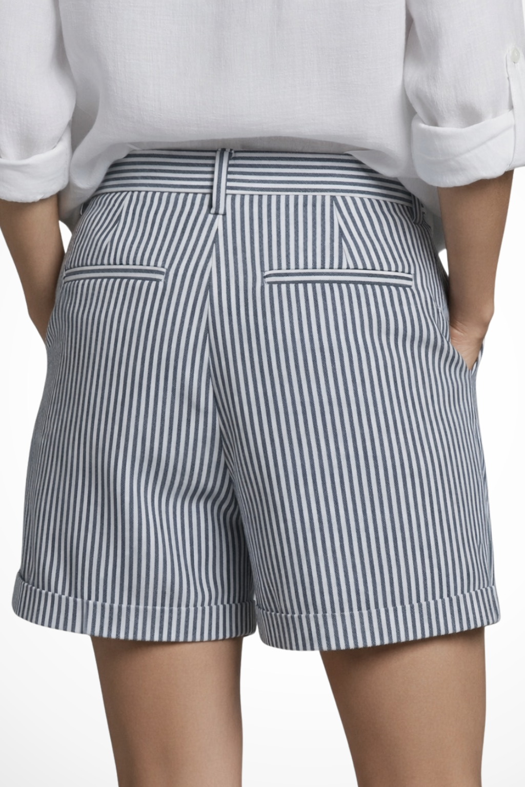 Women's High-Waist Shorts with Stripe Pattern Straight Cut with Pleats and Rolled Hem