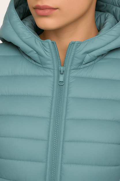 Women's down jacket with hood and 80% down filling
