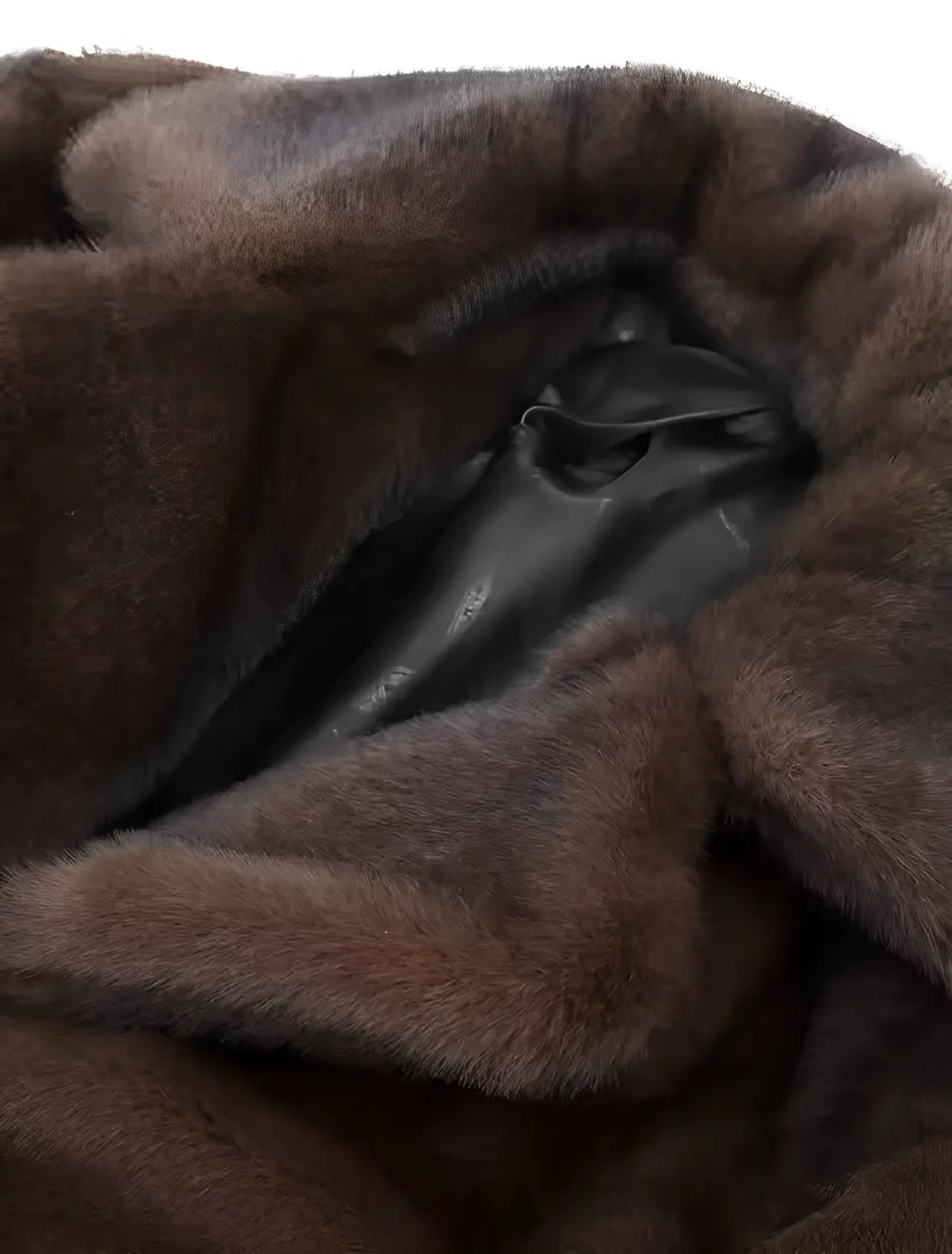 Women's coat made of faux fur with long fit