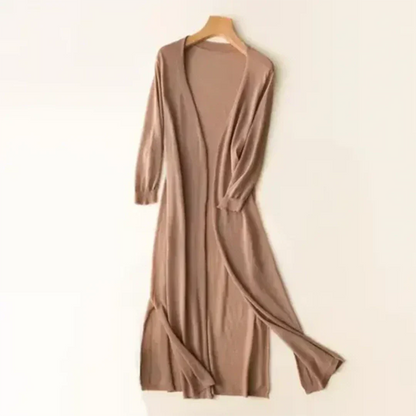 Women's long cardigan made of lightweight material with long sleeves