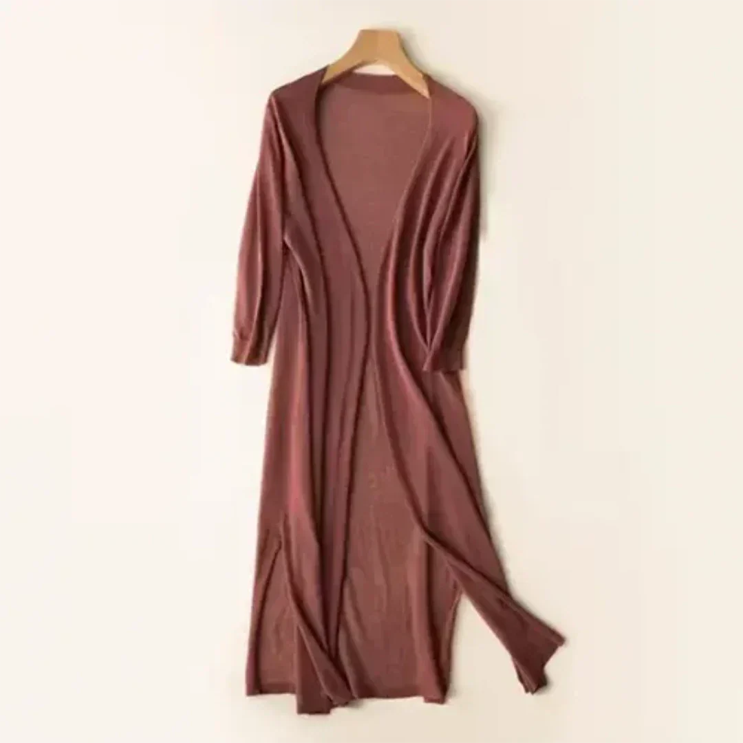 Women's long cardigan made of lightweight material with long sleeves