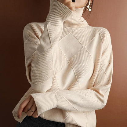Women's turtleneck pullover with geometric pattern made of wool and elastane