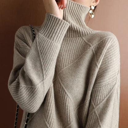 Women's turtleneck pullover with geometric pattern made of wool and elastane