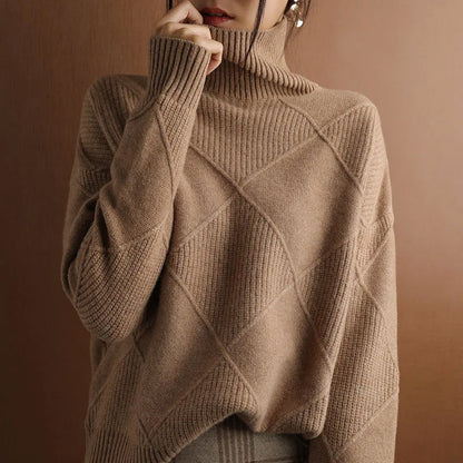 Women's turtleneck pullover with geometric pattern made of wool and elastane