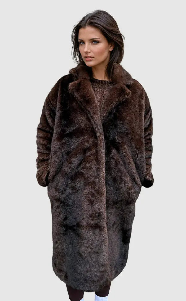 Women's coat made of faux fur with long fit