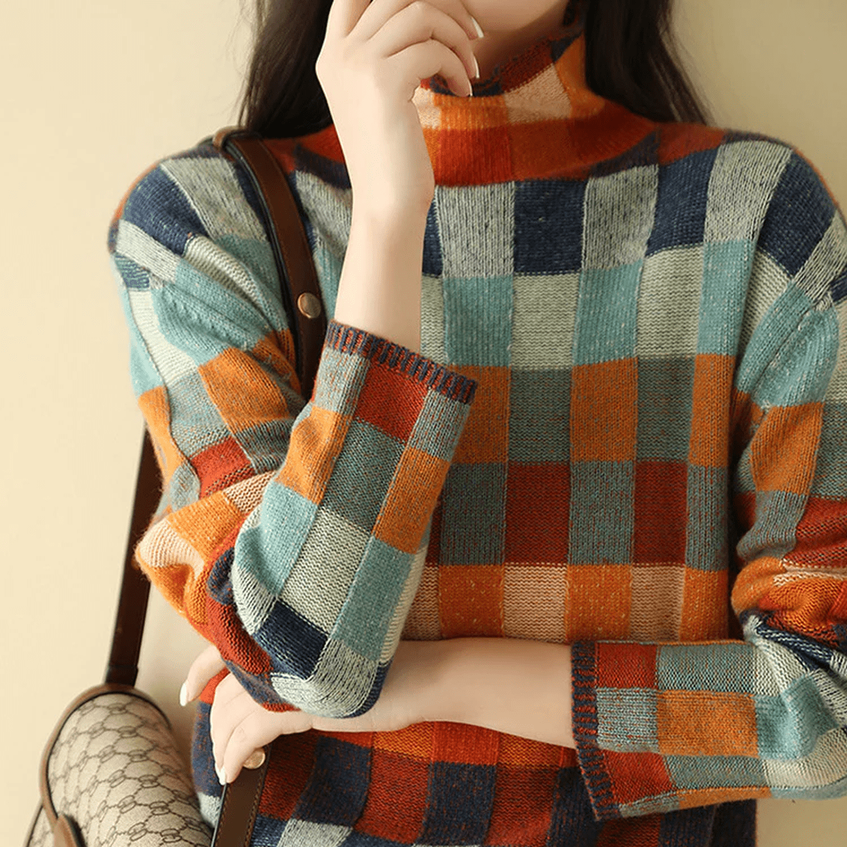 Women's cashmere turtleneck sweater with patchwork knit