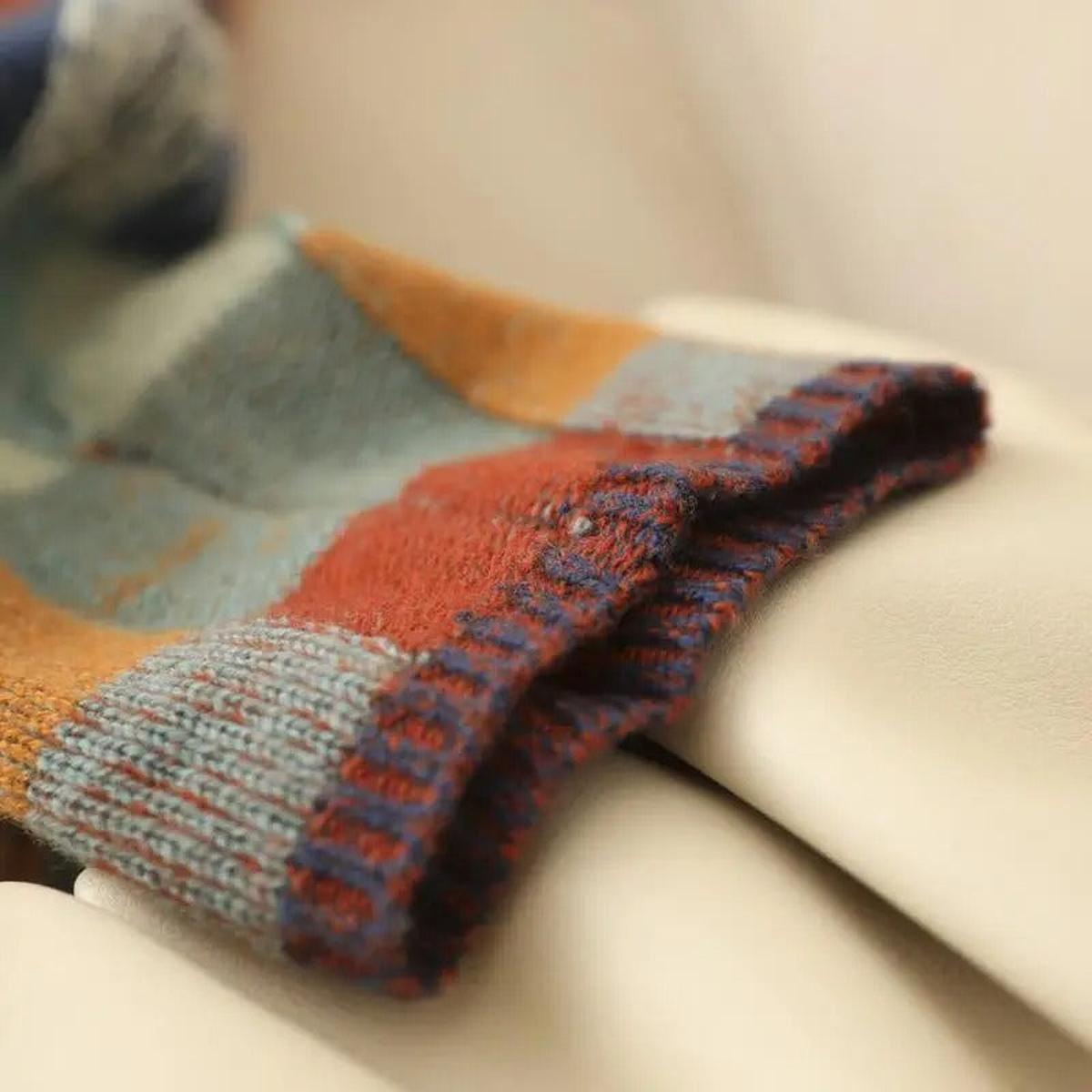 Women's cashmere turtleneck sweater with patchwork knit