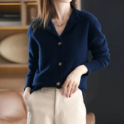 Cardigan made of cashmere blend with walnut buttons