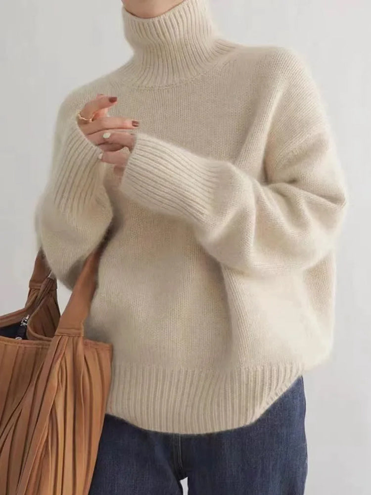 Women's cashmere sweater with turtleneck