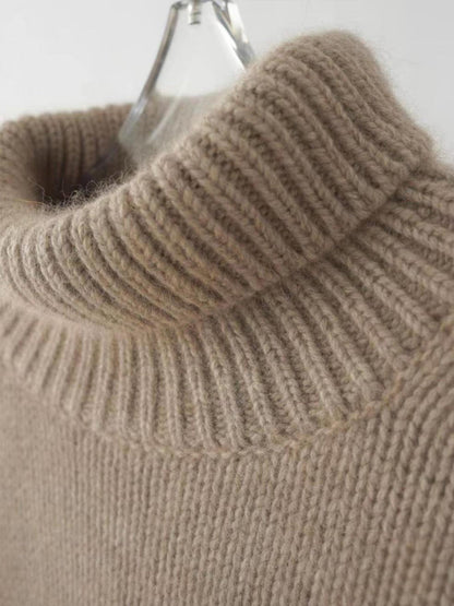 Women's cashmere sweater with turtleneck