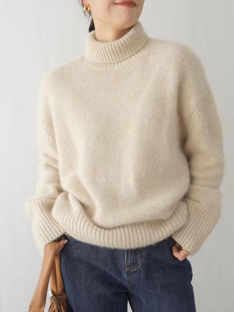 Women's cashmere sweater with turtleneck