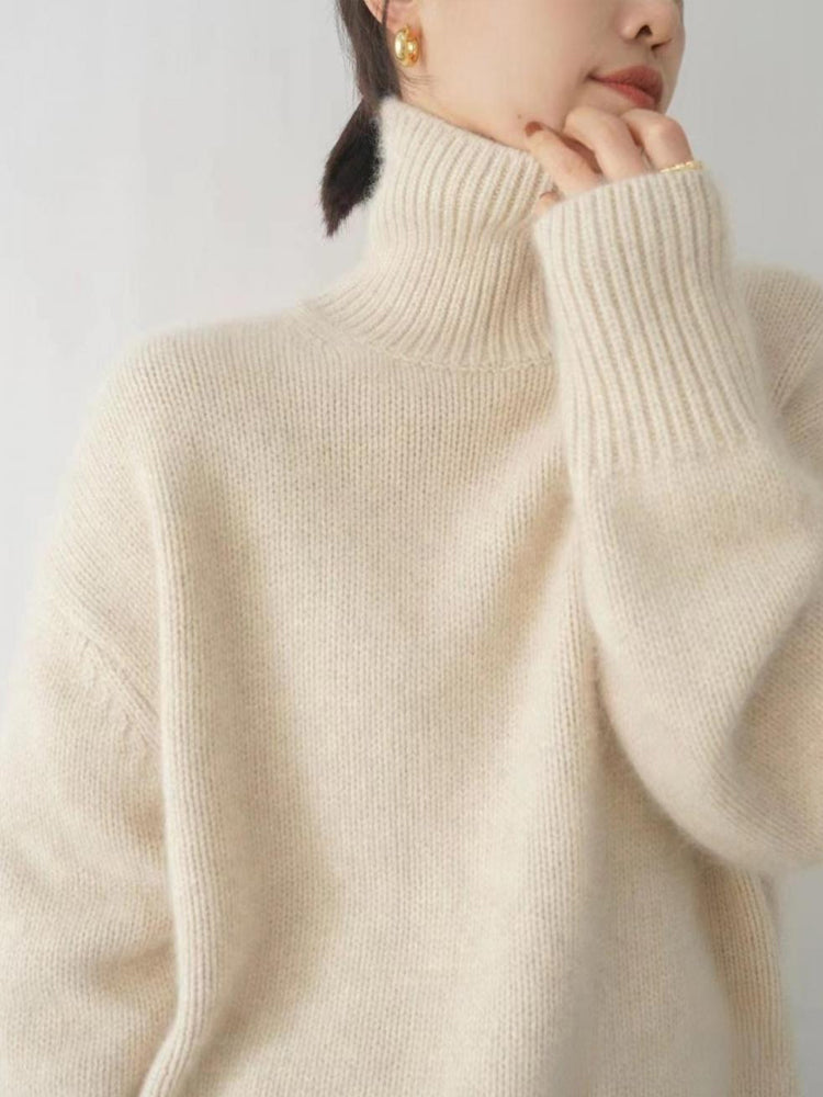 Women's cashmere sweater with turtleneck